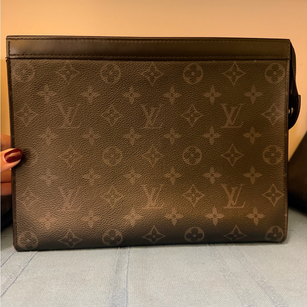Louis Vuitton Pochette Voyage Monogram